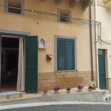 La Casetta Di Marianne Holiday home *